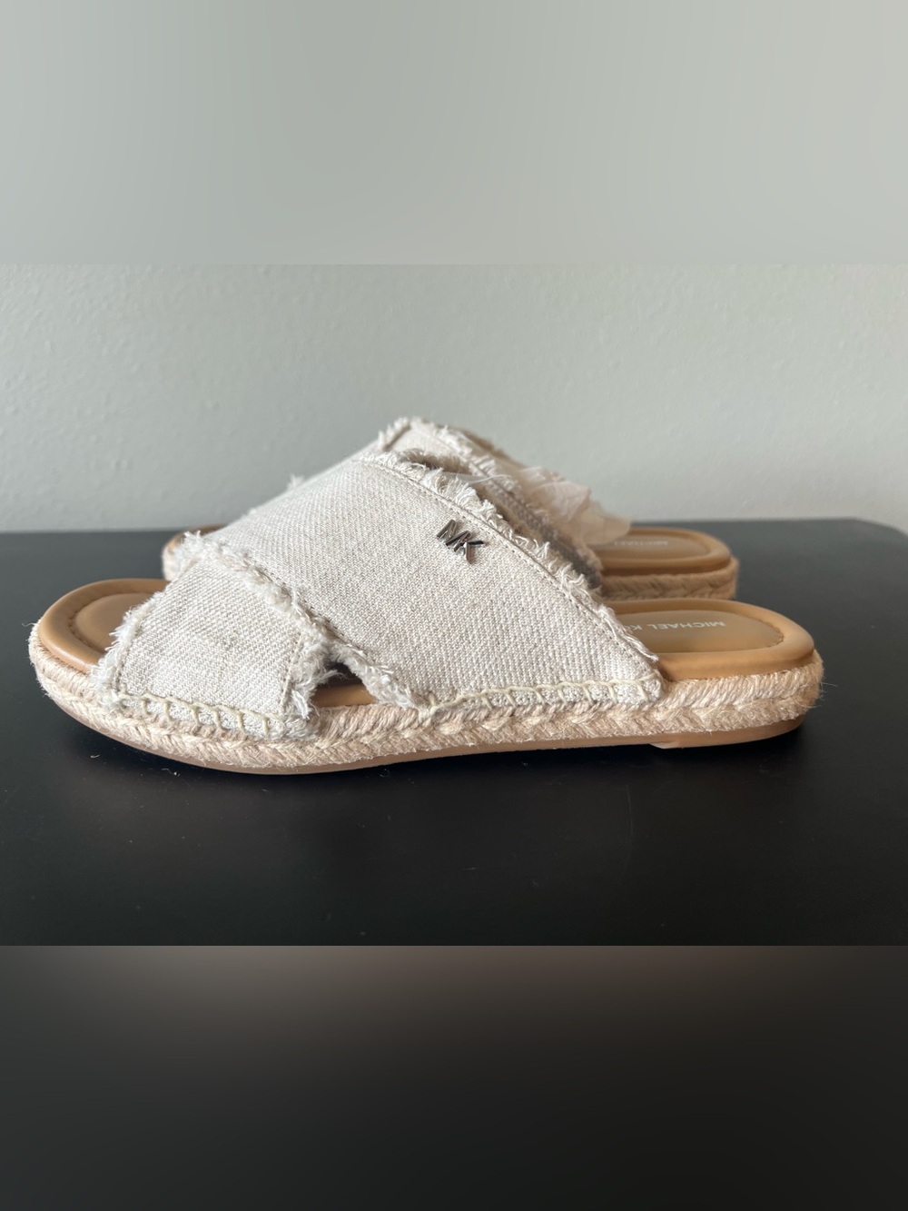 Michael Kors Kenzie Sandal Size 7